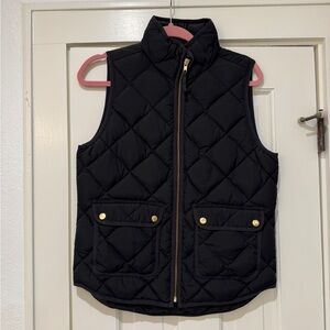 LIKE NEW QUILTED BLACK J.CREW VEST